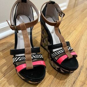 Aldo Black and Pink Wedge Shoes with Woven Multicolor Pattern Platform Sole Sz 6